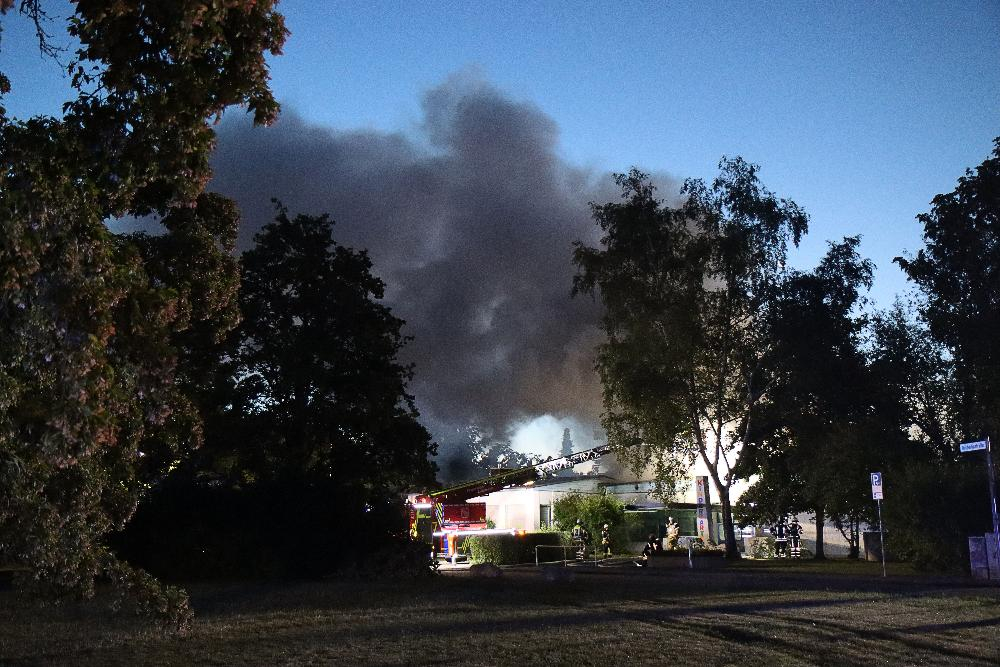 In Günzburg war es in den frühen Samstagmorgenstunden zu einem Brand gekommen, bei dem ein Kindergarten stark beschädigt wurde.