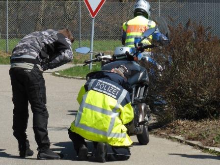 Motorradkontrollen durchgeführt