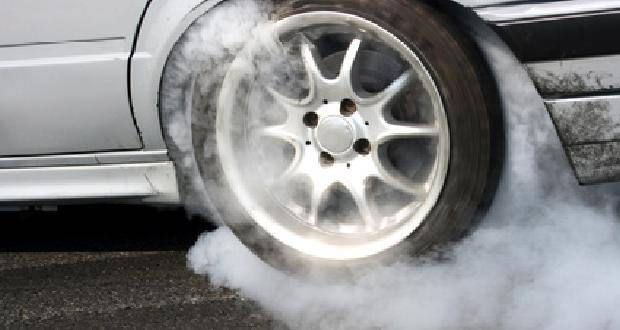 Auto mit Burnout