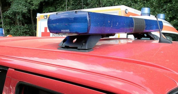 Rettungswagen und Feuerwehrfahrzeug
