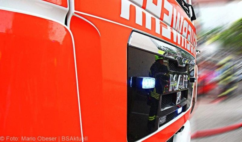 Feuerwehrfahrzeug mit Frontblitzer