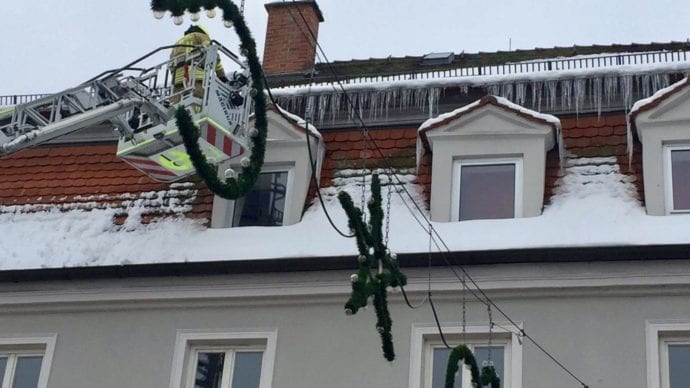 Die Freiwillige Feuerwehr Ichenhausen wurde am 12.01.2019, in der Mittagszeit, in die Marktstraße alarmiert.