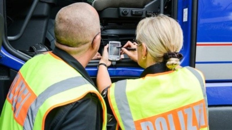 Lkw Kontrolle durch die Polizei