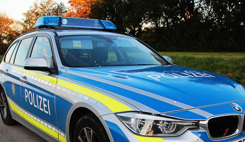 Polizeifahrzeug Fahrbahn