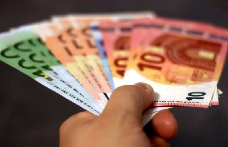 Geld in der Hand Euro