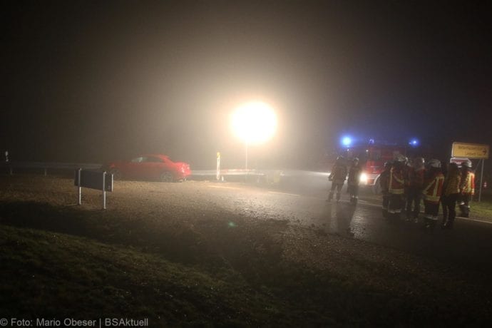 Unfall Kreisverkehr Limbach 19122019 11