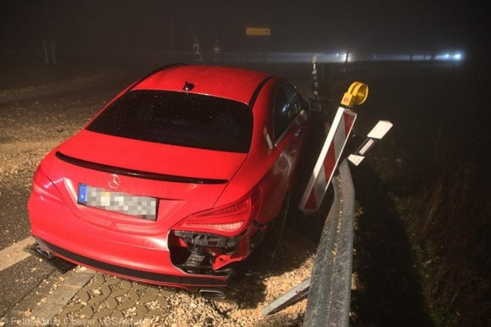Unfall Kreisverkehr Limbach 19122019 13