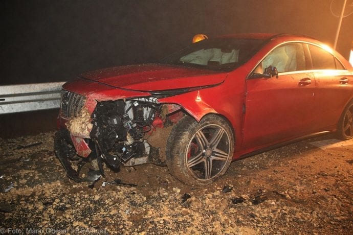 Unfall Kreisverkehr Limbach 19122019 14