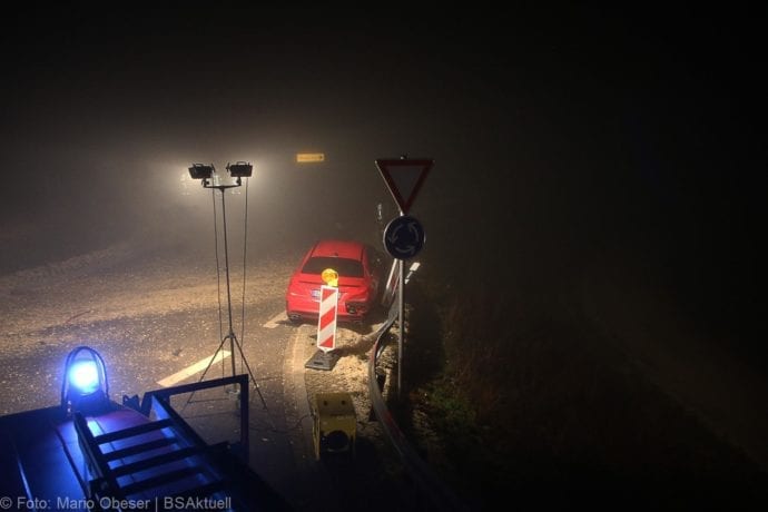 Unfall Kreisverkehr Limbach 19122019 18