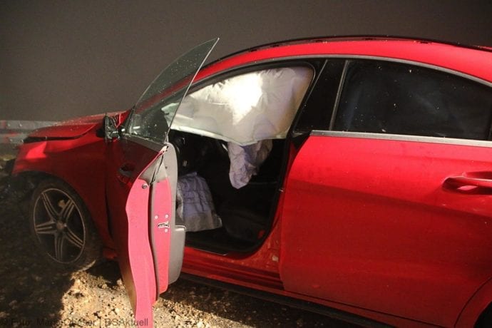 Unfall Kreisverkehr Limbach 19122019 5
