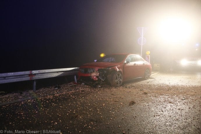 Unfall Kreisverkehr Limbach 19122019 8