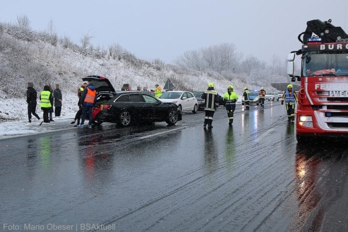 Unfall A8 Burgau – Guenzburg MAssenkarambolage 190120 8