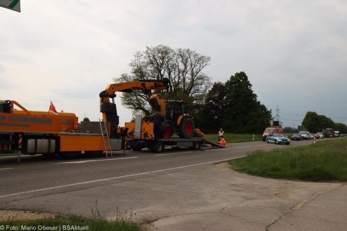 Leinheim Unfall Traktor Pkw 15052020 3