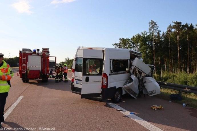 Unfall A8 Burgau-Zusmarshausen – Transporter gegen Sattelzug 13062020 4