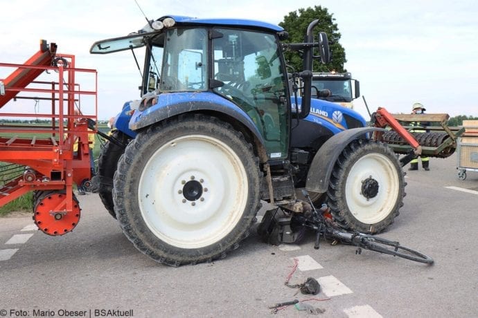 Unfall B16 Gundelfingen Traktor übersieht Pedelec-Fahrer 03062020 3