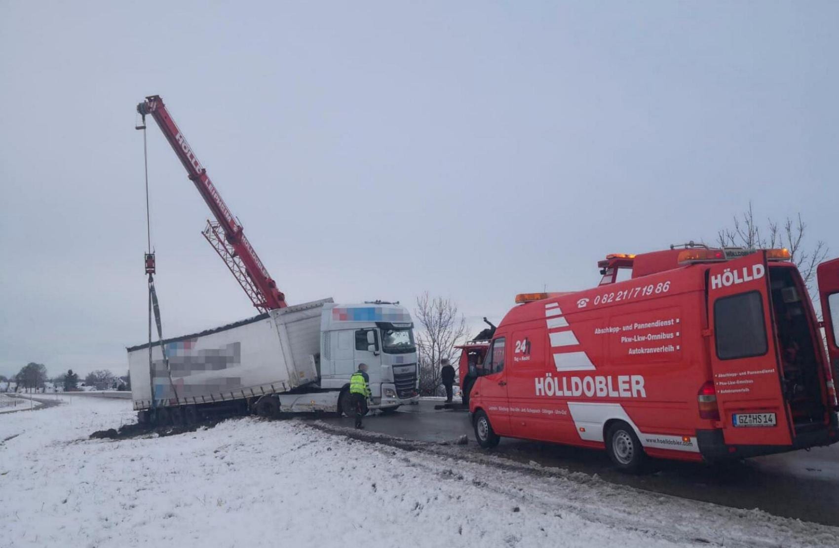 Lkw von B16 abgekommen Hochwang 22012021 1