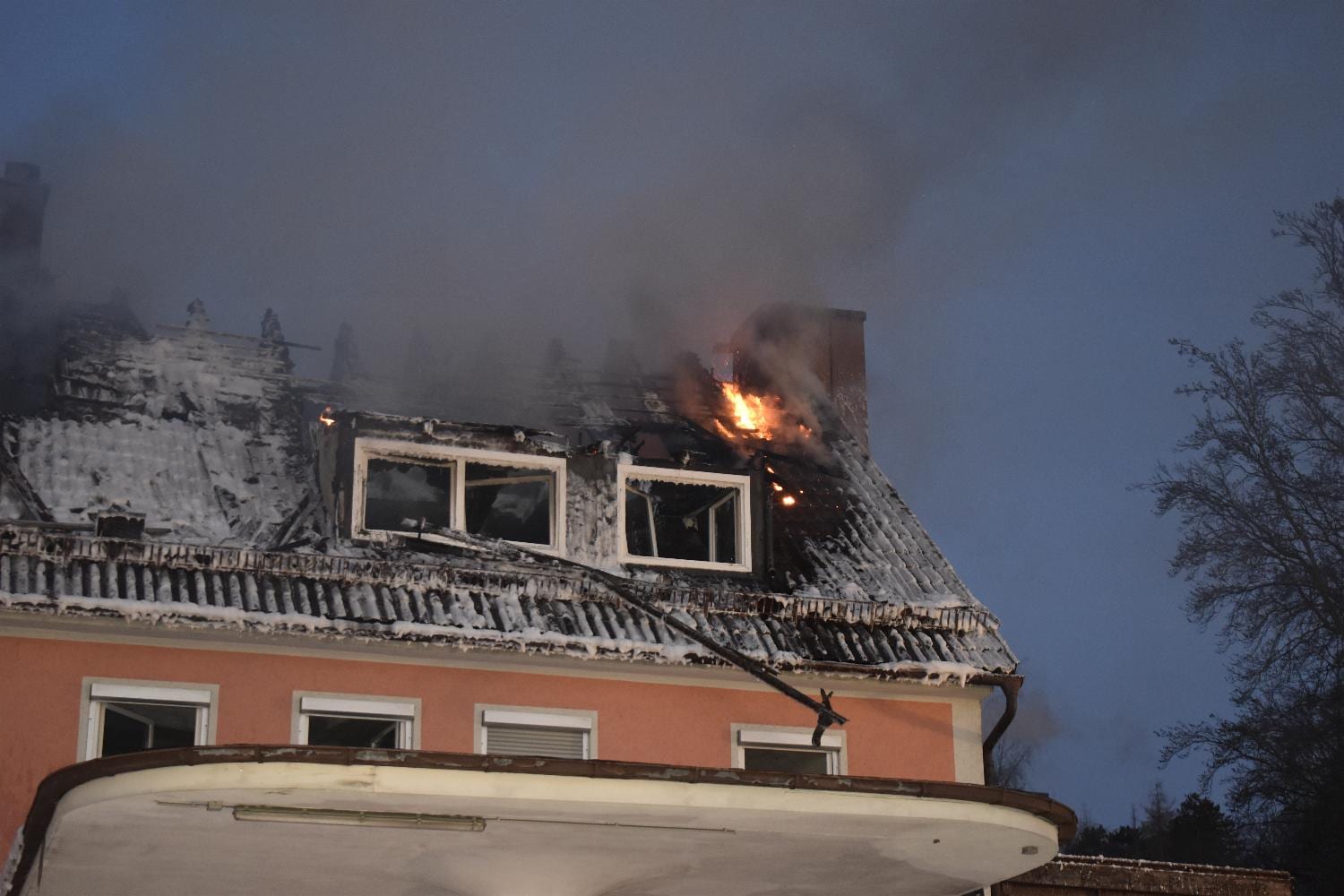 Dachstuhlbrand Kaufbeuren 09042021 1