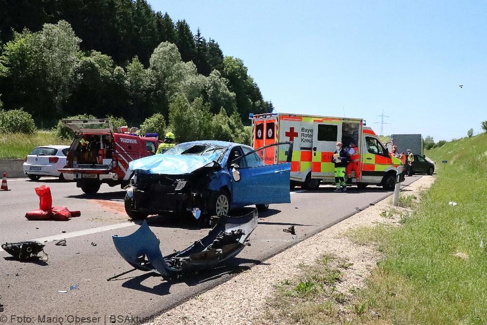 Unfall auf der A8 bei Günzburg