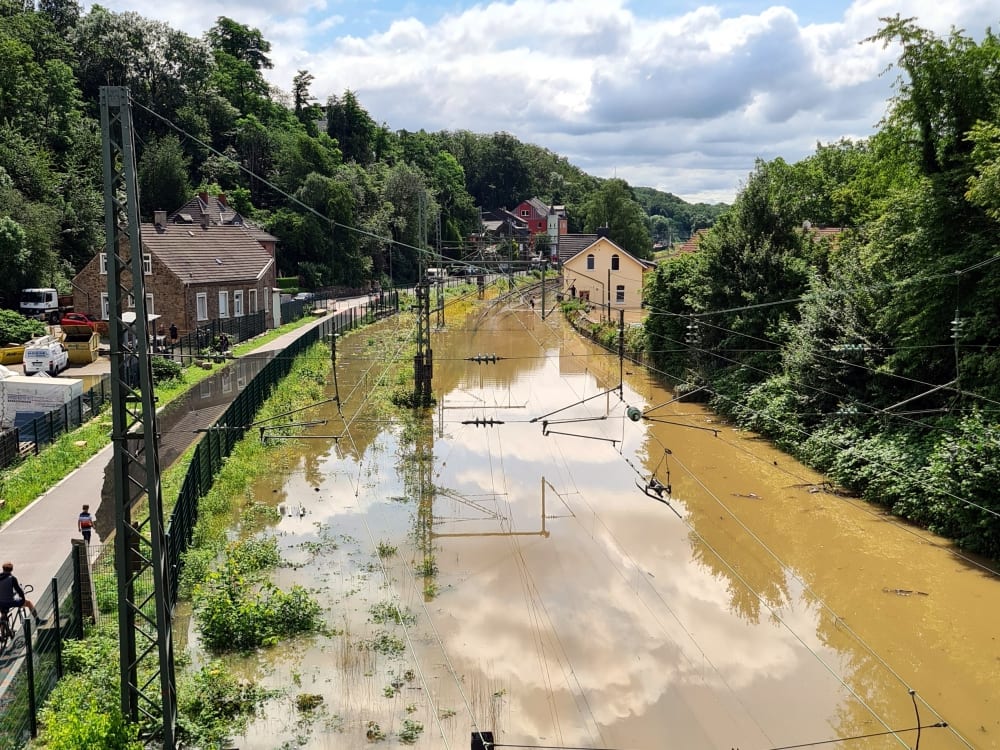 Zahl der Toten nach Unwetter steigt auf über 100