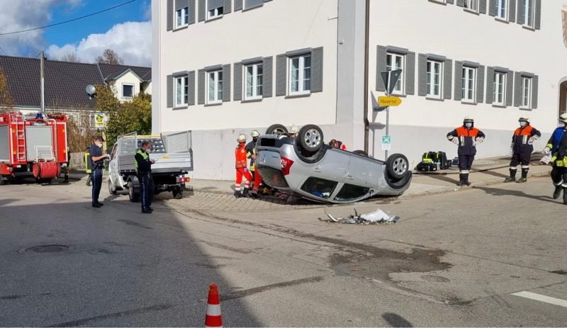 Unfall Münsterhausen - Pkws kollidieren