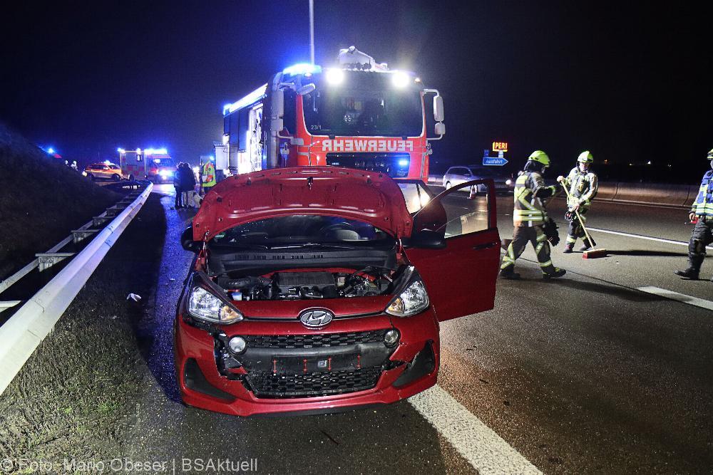 Auffahrunfall A8 Günzburg 26122021