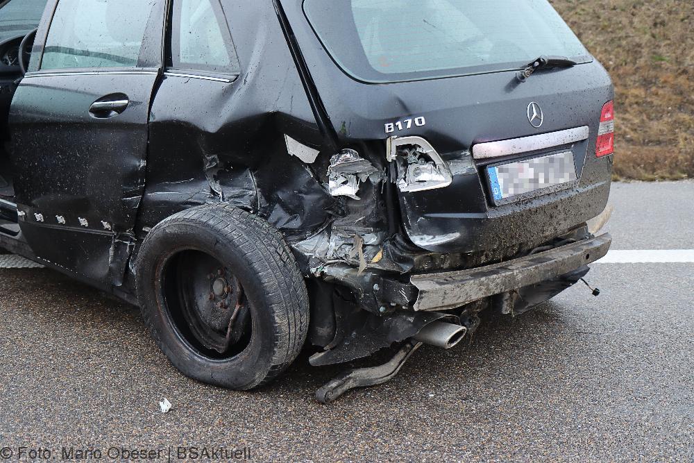 Unfall A8 Guenzburg-Leipheim 26122021