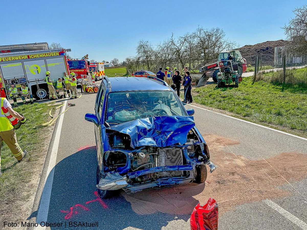 Am Freitagnachmittag, 04.04.2025, kam es auf der Ortsverbindungsstraße GZ4 zwischen Oxenbronn und Großkötz im Landkreis Günzburg zu einem schweren Verkehrsunfall mit einem Traktor und einem Pkw.