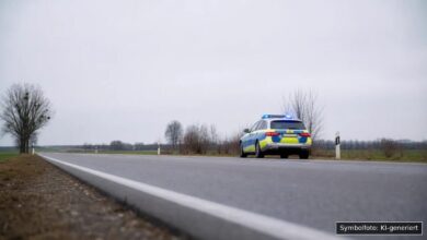 KI-generiertes Symbolfoto zu Verkehrsunfall bei Göppingen-Holzheim