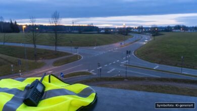 KI-generiertes Symbolfoto zu Verkehrsunfall bei Neusäß