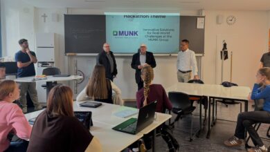 Beitragsbild zu KI-Hackathon am Dossenberger-Gymnasium Günzburg: Schüler entwickeln digitale Produktberatung