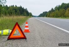 KI-generiertes Symbolfoto zu Verkehrsunfall bei Autobahnkreuz Ulm/Elchingen, A7