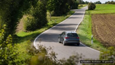 KI-generiertes Symbolfoto zu Verkehrsunfall bei Höchstädt