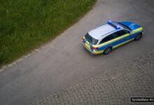 KI-generiertes Symbolfoto zu Verkehrsunfall bei Uhingen
