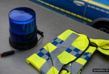 KI-generiertes Symbolfoto zu Verkehrsunfall nach Verfolgungsfahrt bei Pilsting/Ganacker, Landkreis Dingolfing-Landau