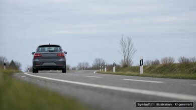 KI-generiertes Symbolfoto zu Trunkenheit im Verkehr bei Bellenberg
