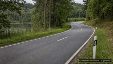 KI-generiertes Symbolfoto zu Verkehrsunfall bei Wemding