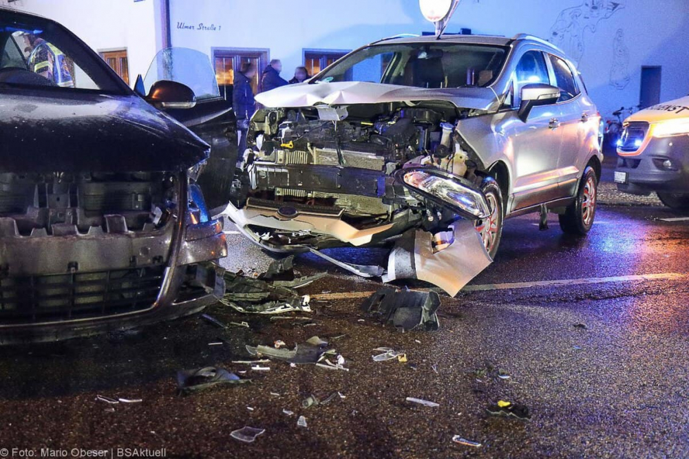 Am Samstagnachmittag, den 07. Dezember 2024, ereignete sich auf der Straße Stadtberg in Leipheim ein Verkehrsunfall, bei dem zwei Fahrzeuge kollidierten.
