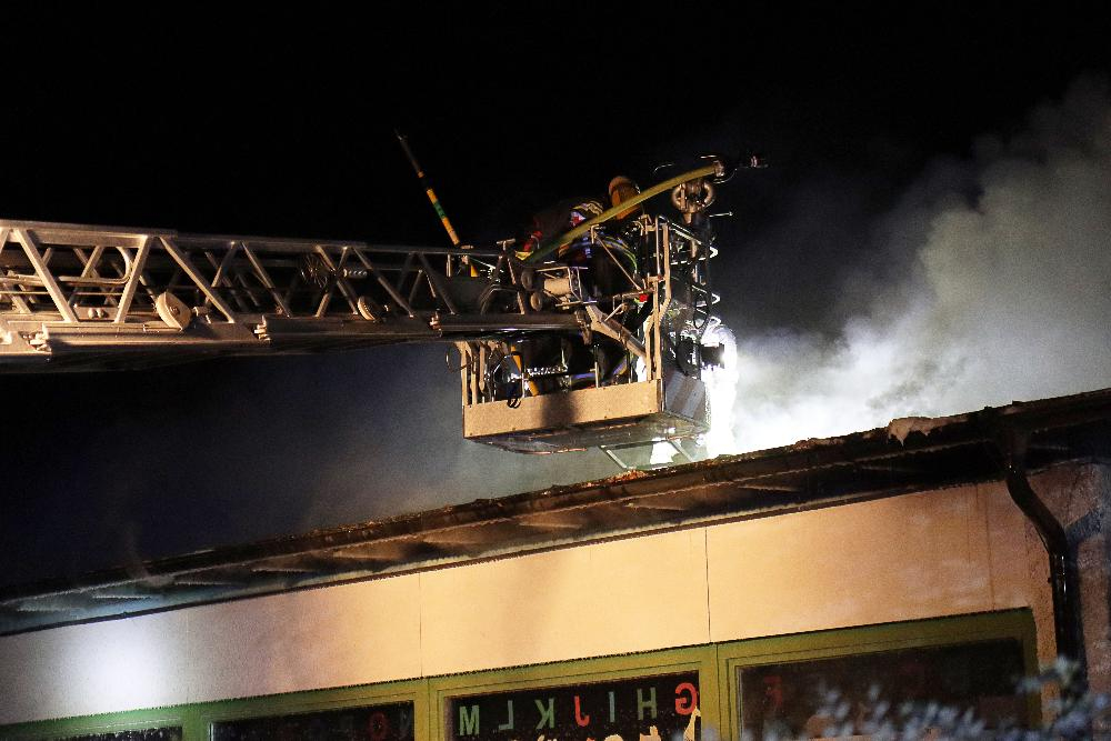 In Günzburg war es in den frühen Samstagmorgenstunden zu einem Brand gekommen, bei dem ein Kindergarten stark beschädigt wurde.