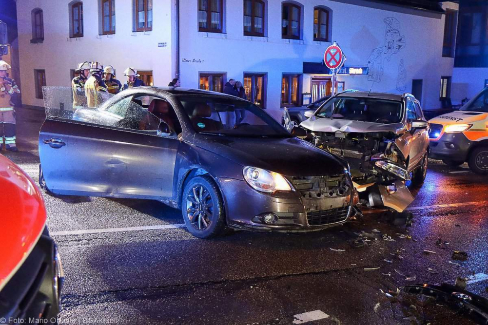 Am Samstagnachmittag, den 07. Dezember 2024, ereignete sich auf der Straße Stadtberg in Leipheim ein Verkehrsunfall, bei dem zwei Fahrzeuge kollidierten.