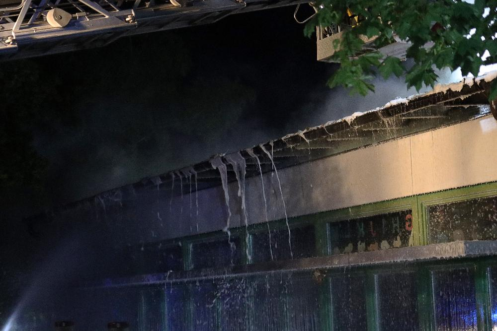 In Günzburg war es in den frühen Samstagmorgenstunden zu einem Brand gekommen, bei dem ein Kindergarten stark beschädigt wurde.